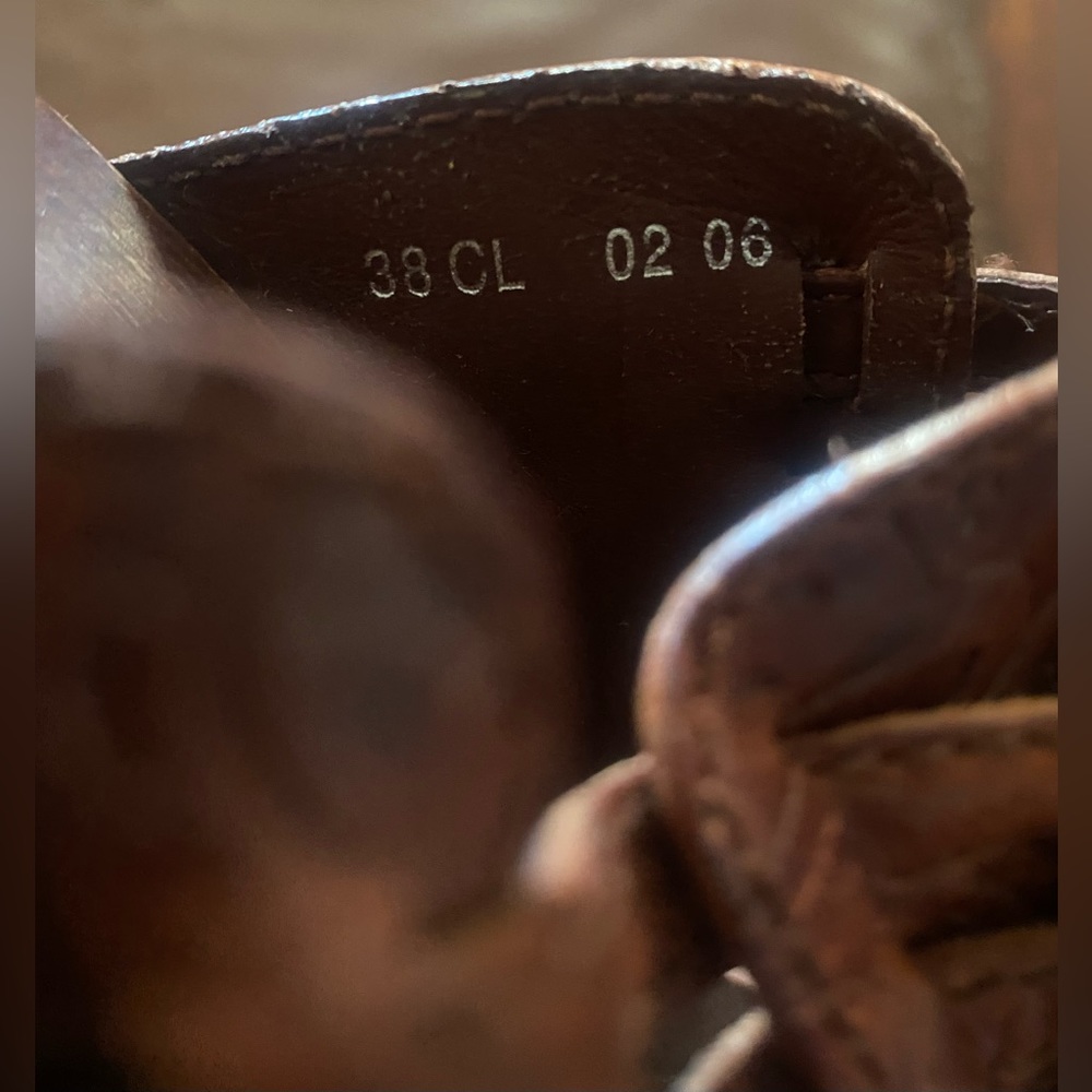 Dior Wood And Leather heels are a size 8. - Picture 10 of 11